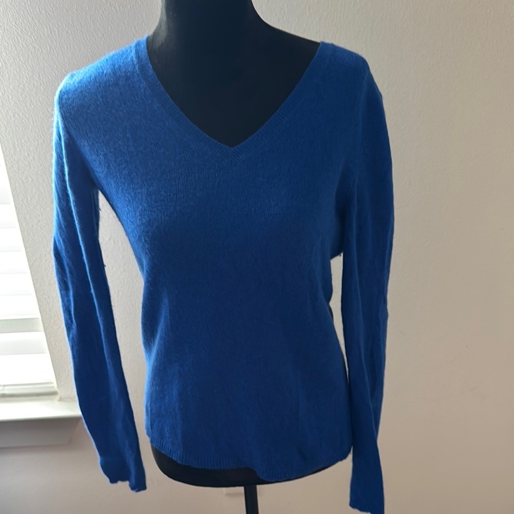 Ann Taylor blue Cashmere V neck long sleeves sweater‎ Sz S